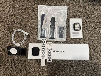 Apple Watch Series SE GPS 40mm Space Gray Aluminum with Sport Band and Accessories