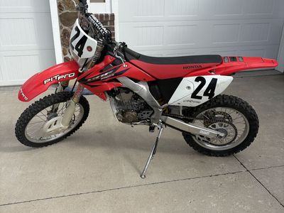 Honda CRF250X Motorcycle - 2006