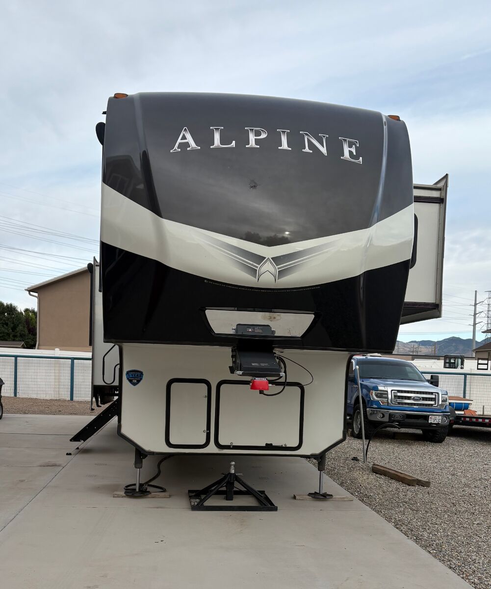 2022 Keystone Alpine 3220RL