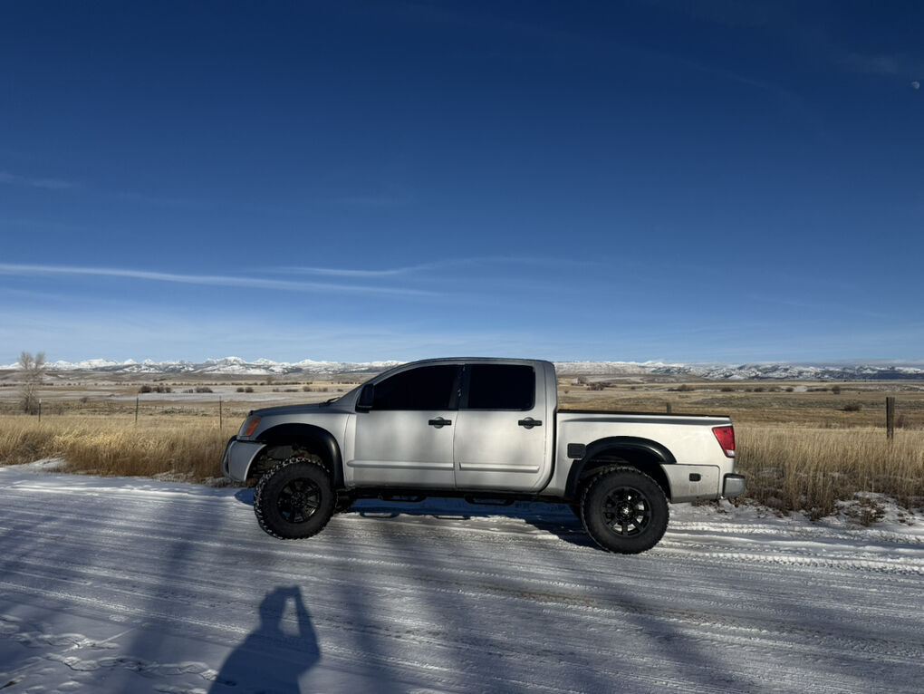 2009 NISSAN TITAN SE