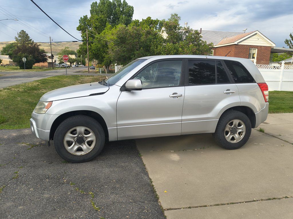 2011 Suzuki Grand Vitara JLS+