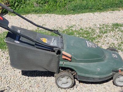 Black & Decker corded mower