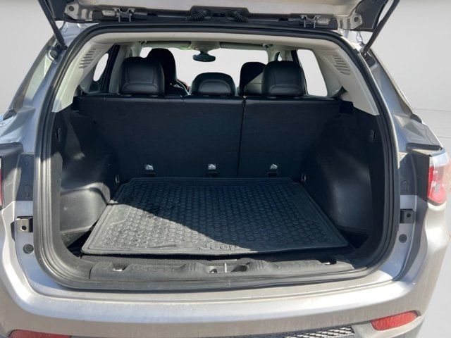 Main image 9