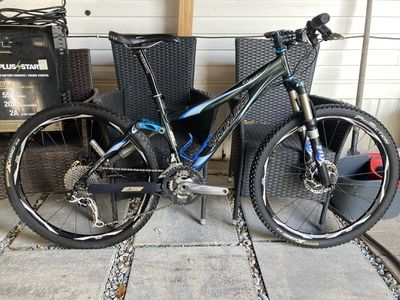 Specialized Era Comp FSR Full Suspension . Small with 26”wheels