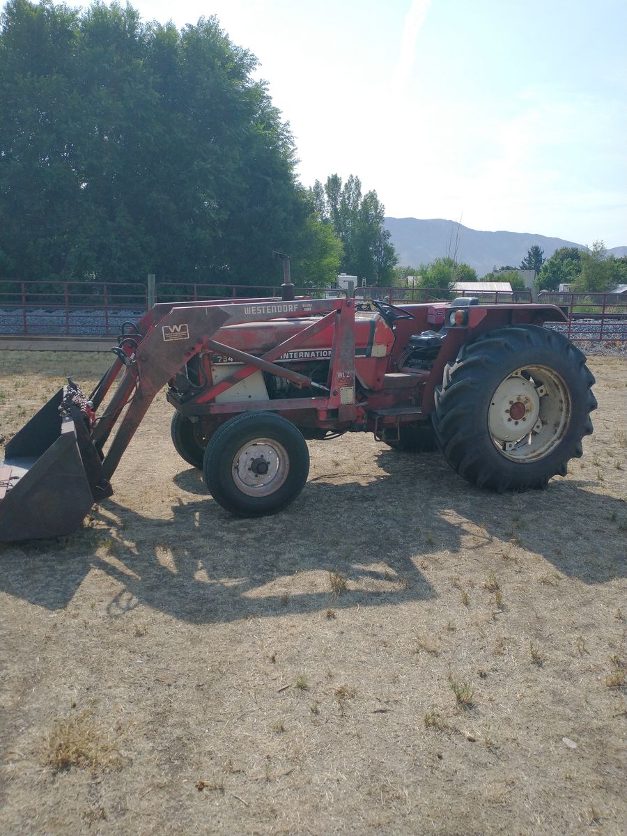 International 784 diesel tractor