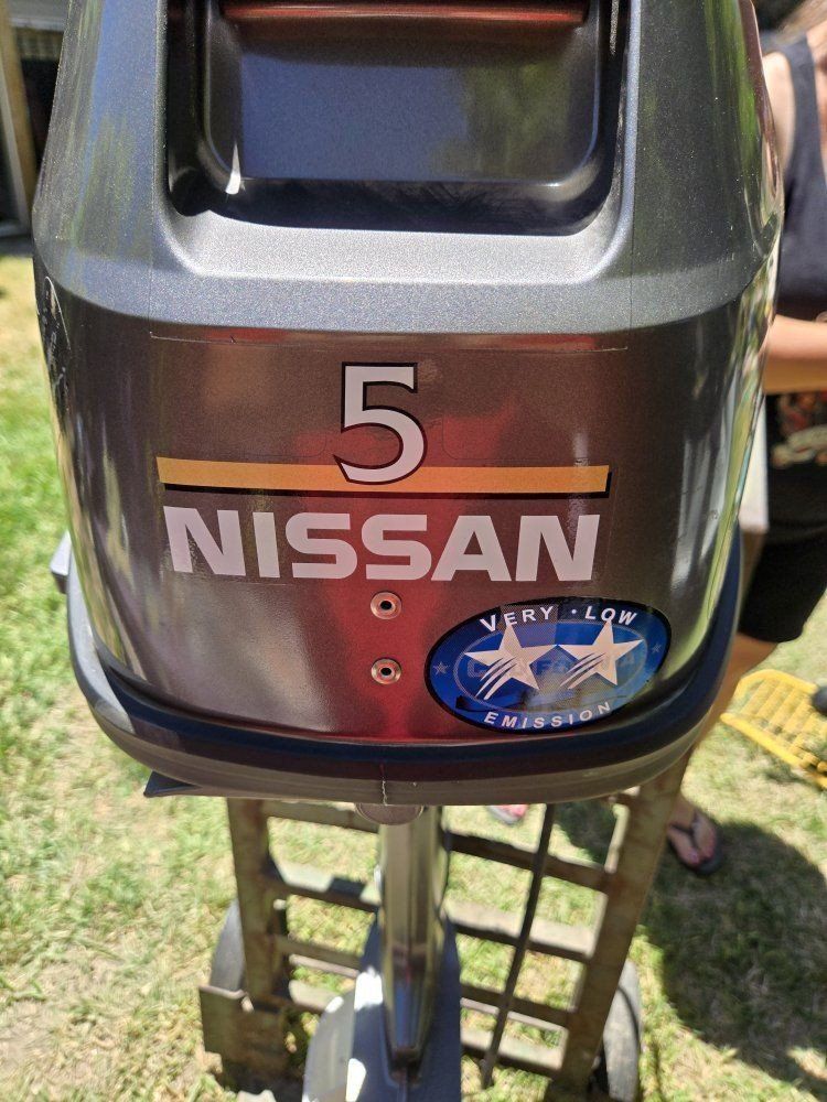 Nissan 5hp out board motor 4 cycle