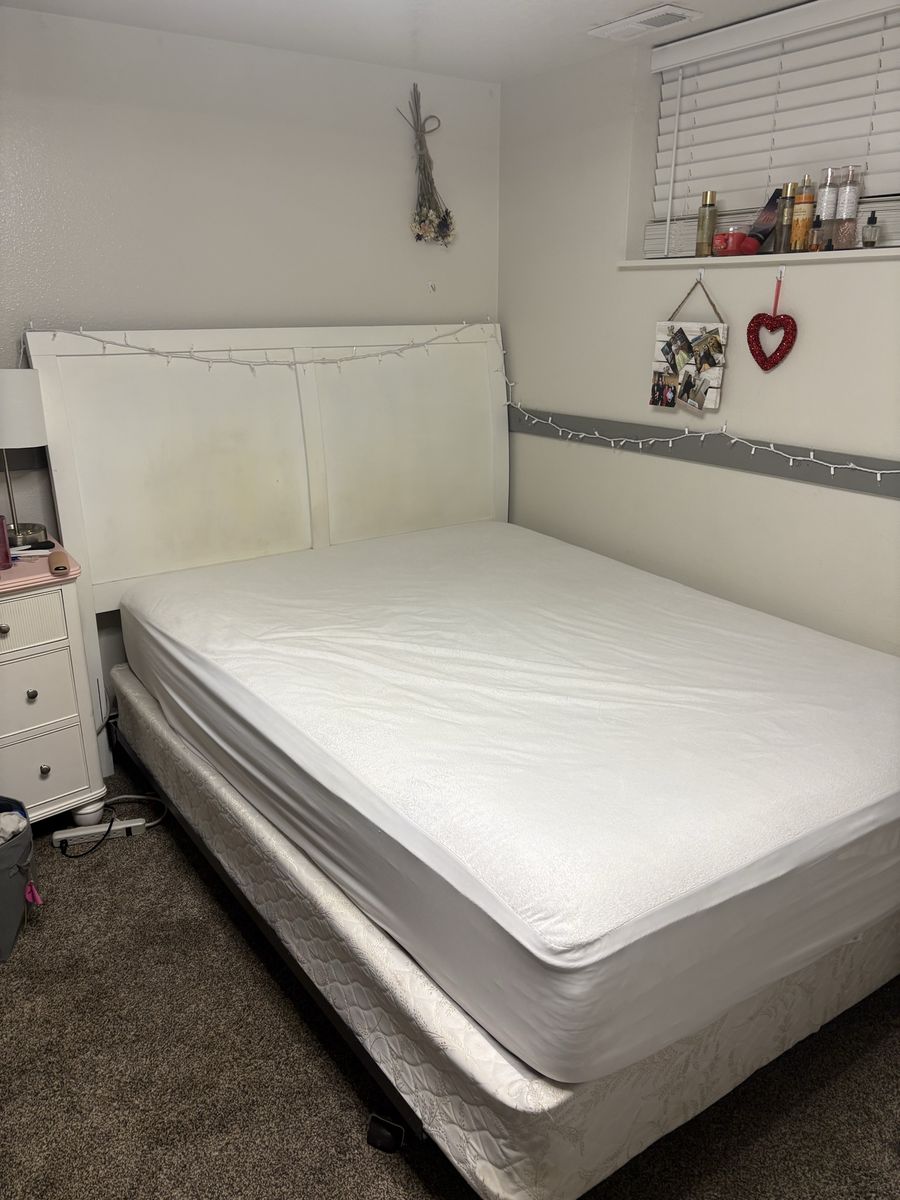 Queen bed, mattress & box spring
