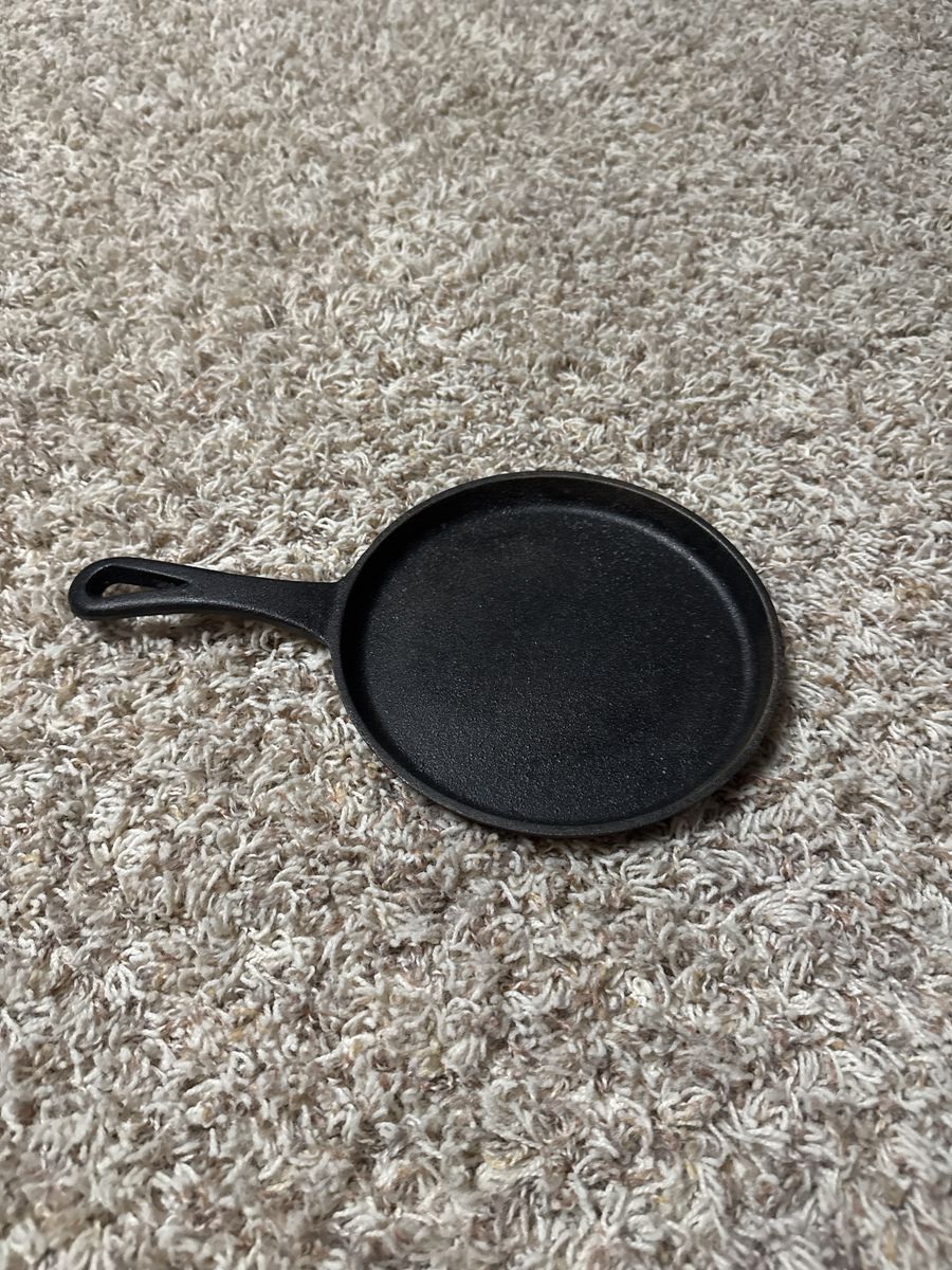 CAST IRON SKILLET