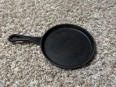 CAST IRON SKILLET