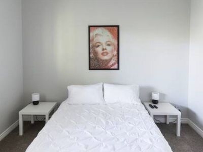 Spacious Ground-Floor Room in Modern Draper Home—High Ceilings, Great Location