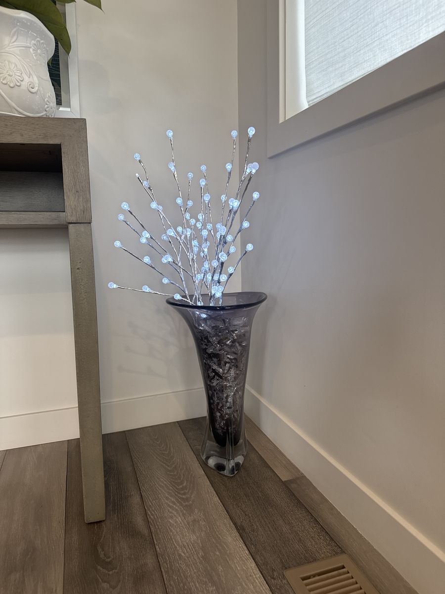 Z Gallery Vase With Lights