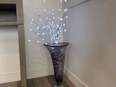 Z Gallery Vase With Lights