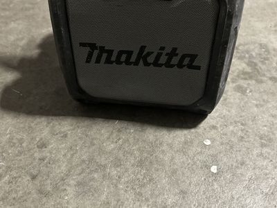 Speaker makita