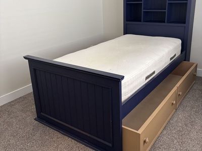 Trundle bed (mattress not included)