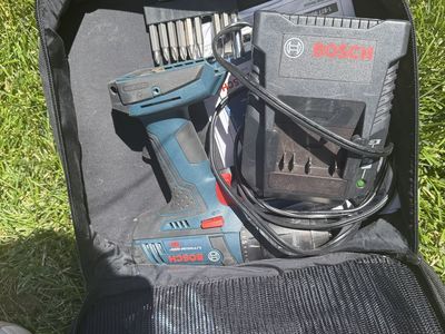 Bosch Lithium-Ion Cordless Drill/Driver Kit with Charger and Bit Set
