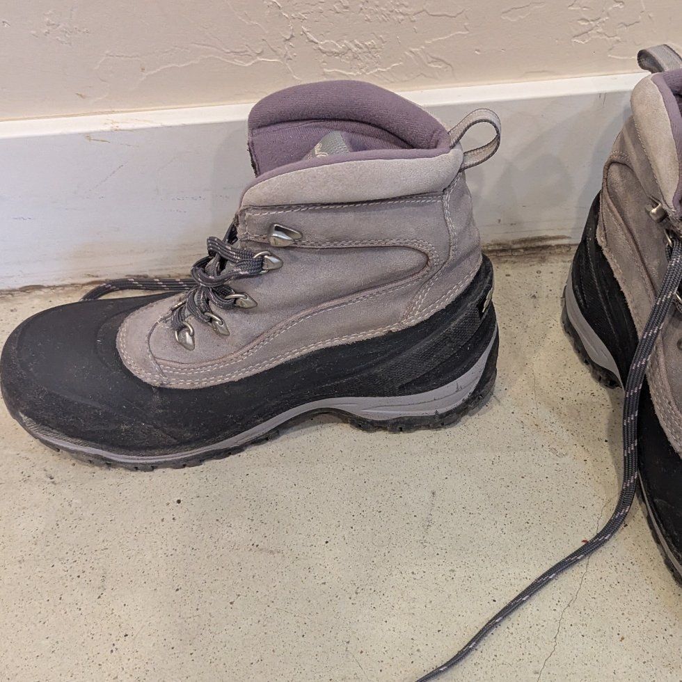 Eddie Bauer snow boots