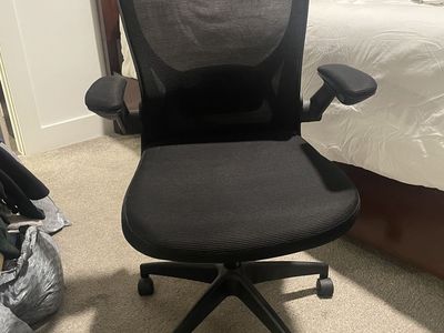 Black Mesh Office Desk Chair