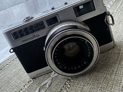 Vintage minolota 1960s camera