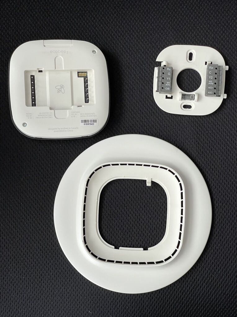 ecobee3 Smart Thermostat w/ Mounting Plate
