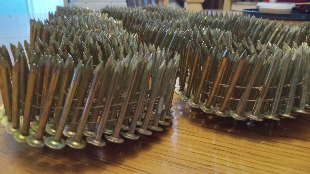 52 Loose Galvanized Coils of 15-Degree Wire Collated Roofing Nails