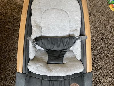 Maxi-Cosi Kori 2-in-1 Rocker Essential Graphite Wood Look