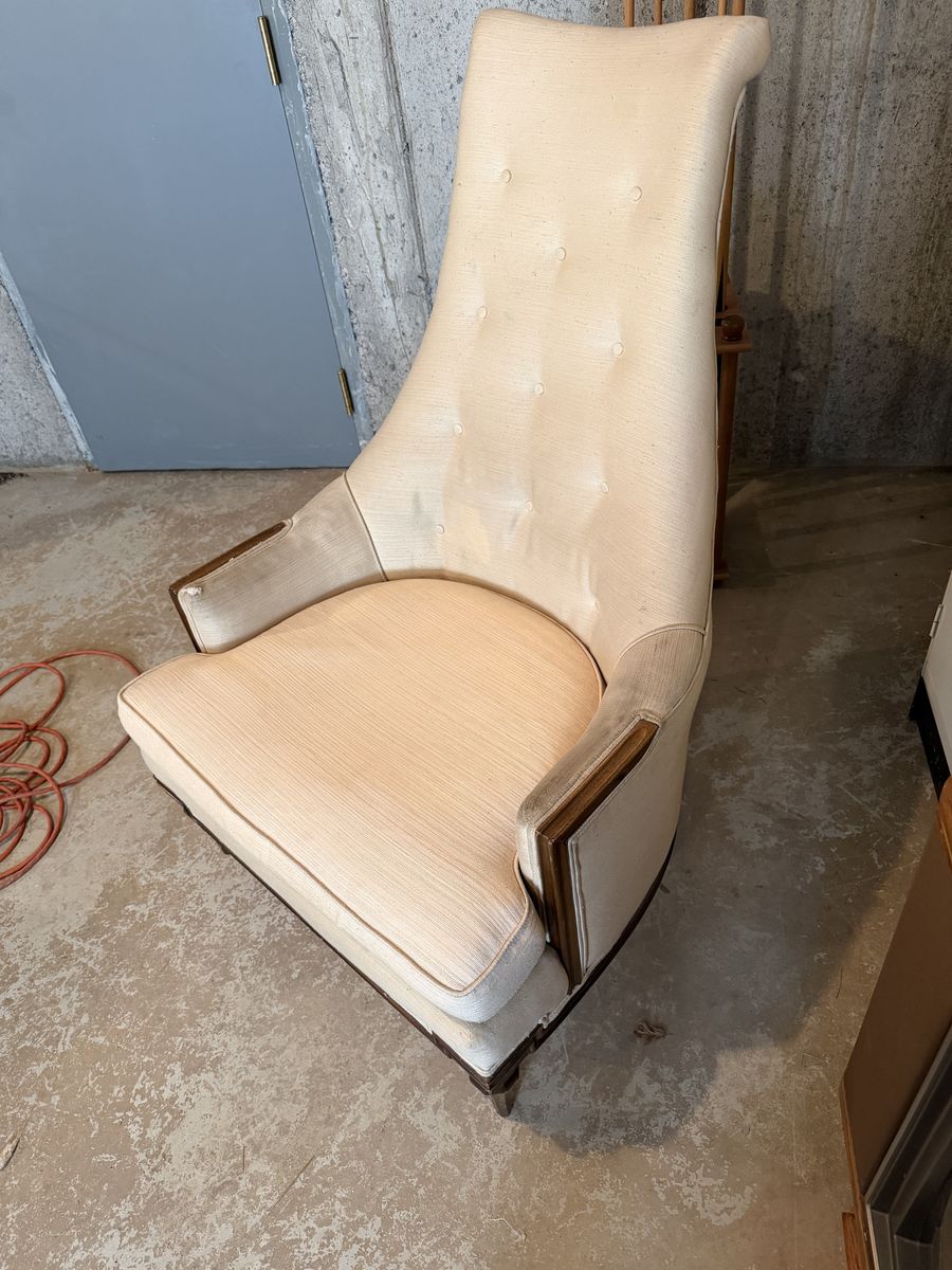 Vintage Sculptural High-Back Lounge Chair – Mid Century / Hollywood Regency $250 cash/venmo in Provo