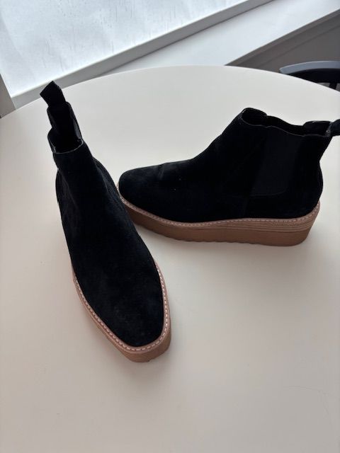 Black suede boots Silent O size 36