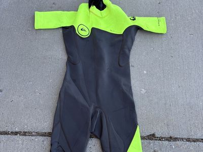 Quiksilver kids Wetsuit Size 14 Black Neon Yellow