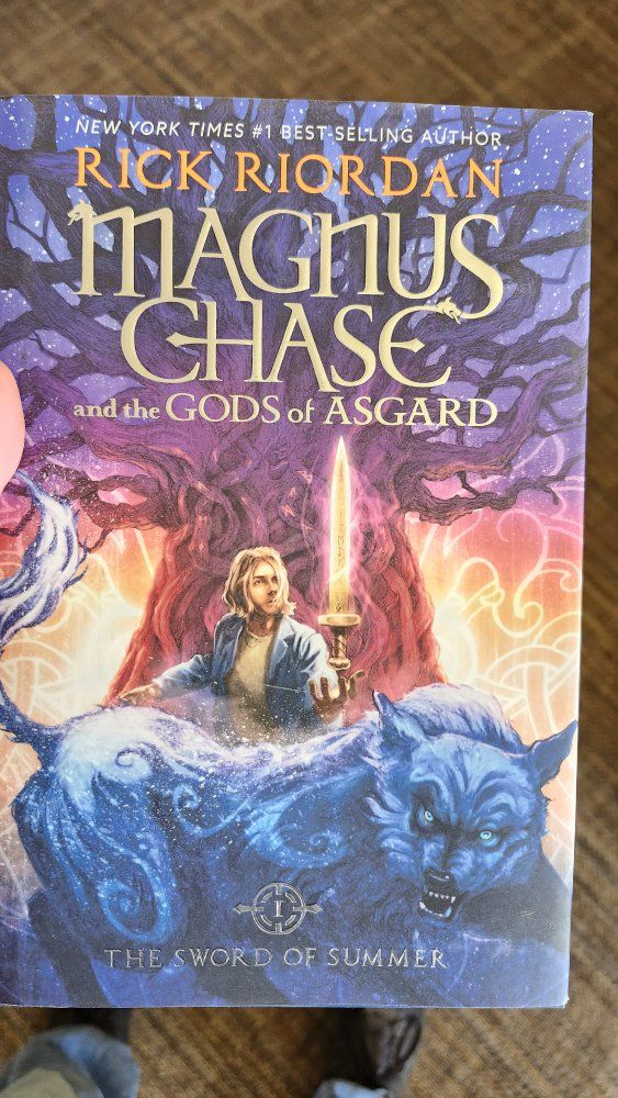 The Sword of Summer by Rick Riordan (Magnus Chase and the Gods of Asgard Book 1)