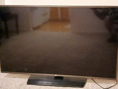 LG 49LV570H 49-Inch LED TV with Stand