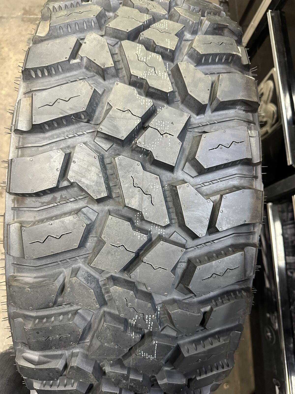 COOPER DISCOVERER STT PRO 35X12.50R20LT