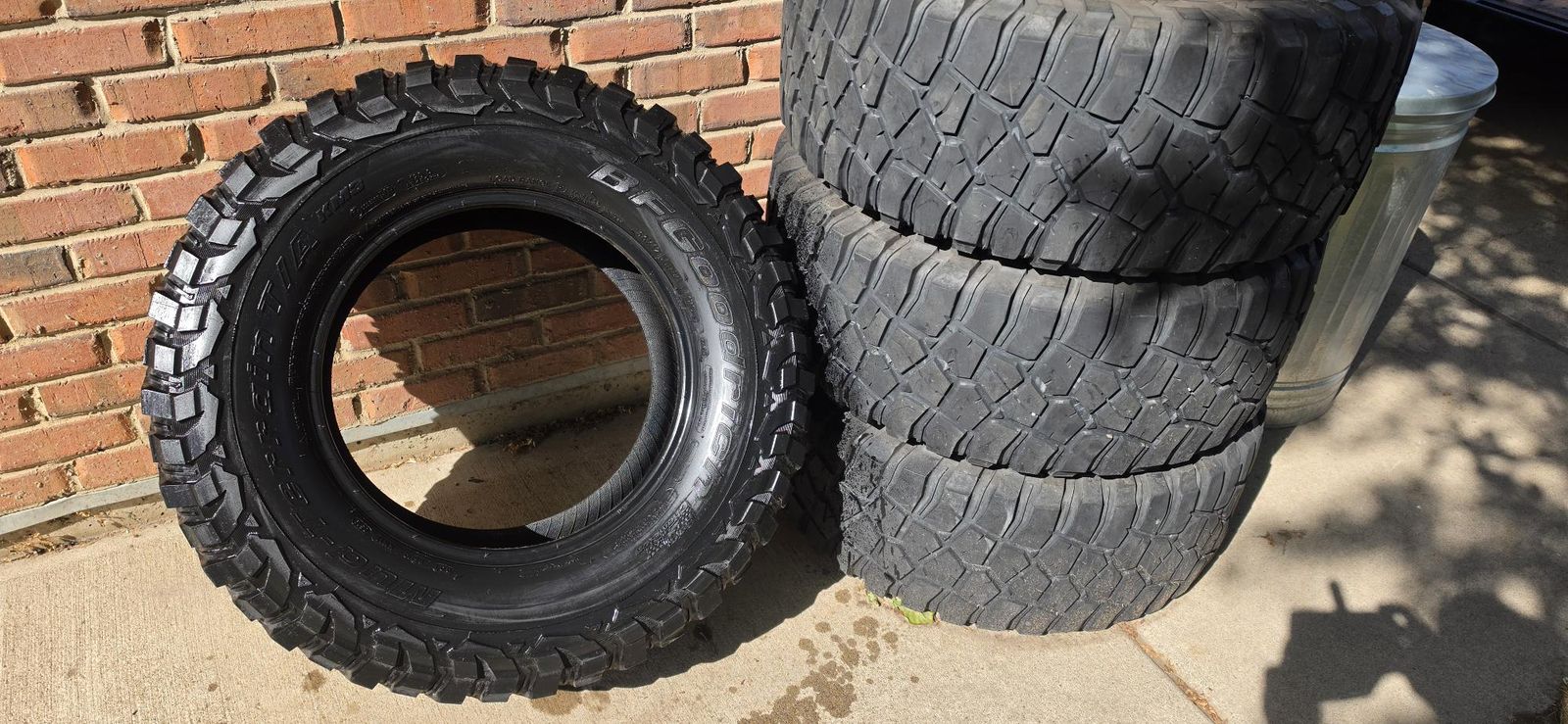 Used Mud Terrain Tires 33x12.5x17