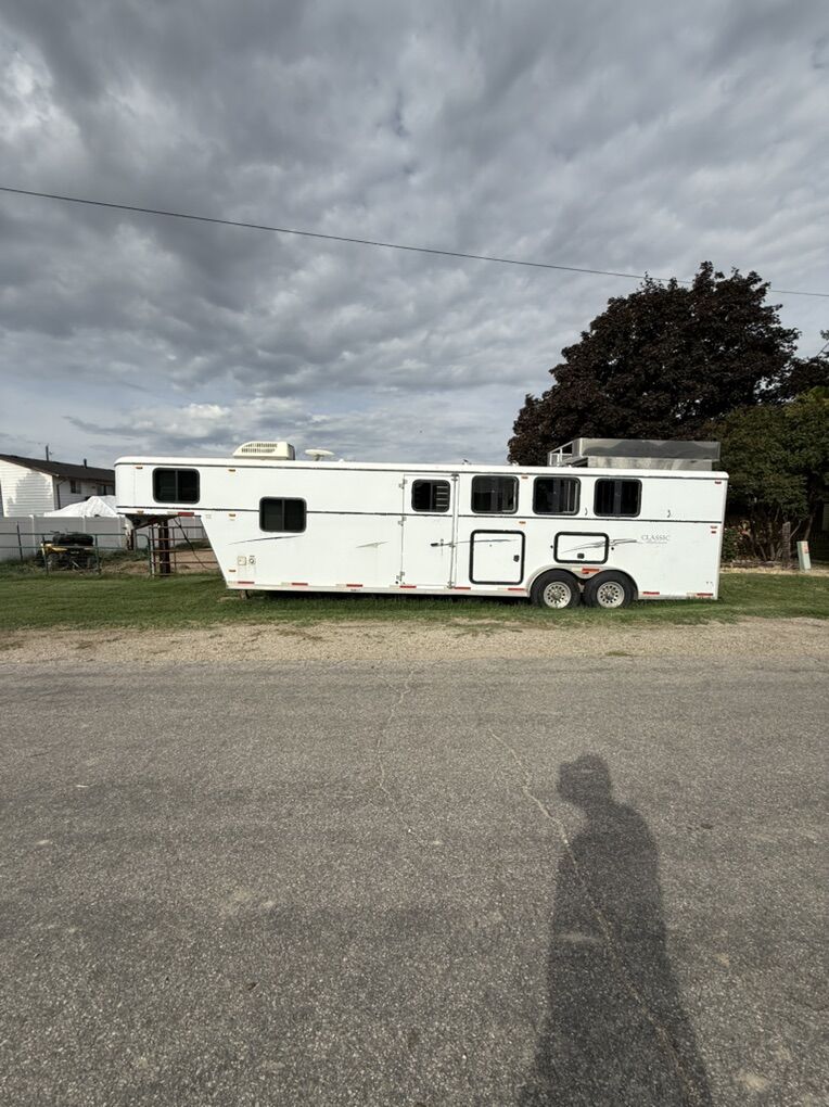 Classic 4 Horse LQ Trailer