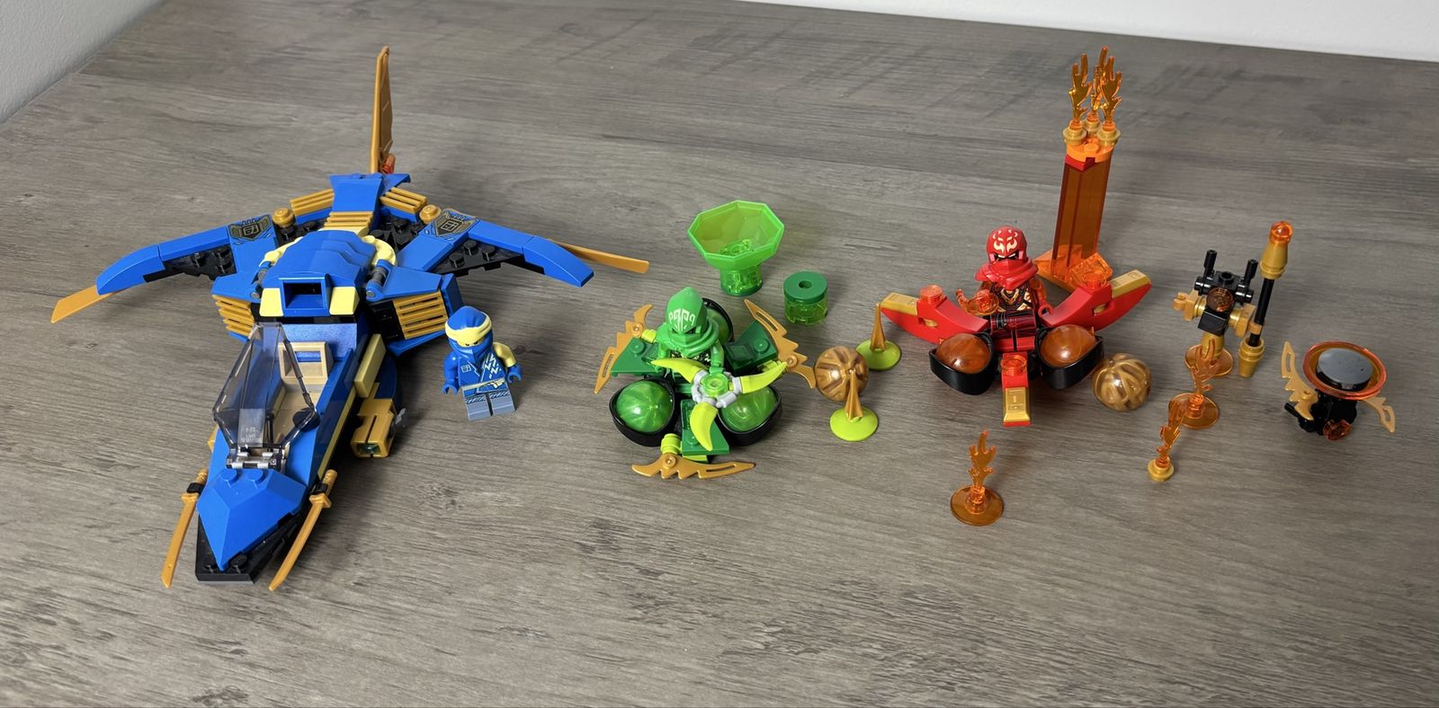 LEGO Ninjago 71709 Jay and Lloyd's Velocity Racers & Kai's Mini-Dragon Ninjago
