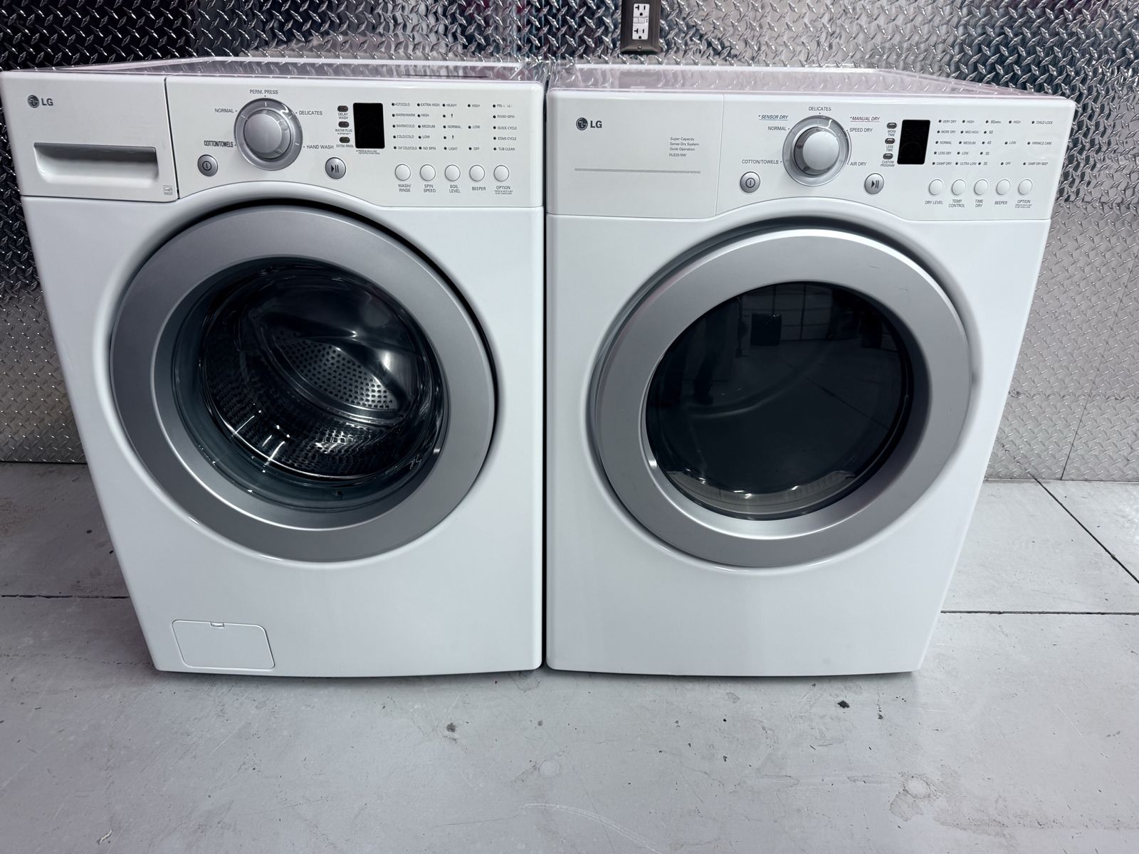 Matching White Ultra Capacity, Lg Washer & Dryer Set!(STACKABLE!)