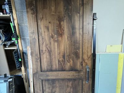 Wood stained Barn door w/hardware