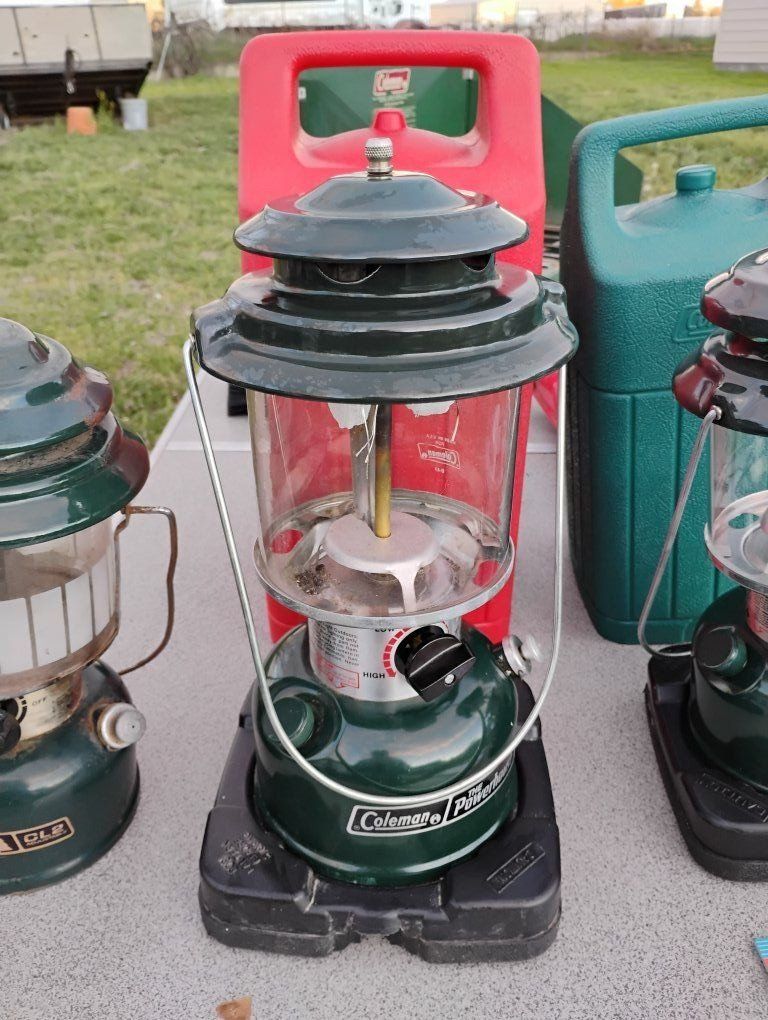 Coleman Powerhouse Dual Mantle Lantern W/Case