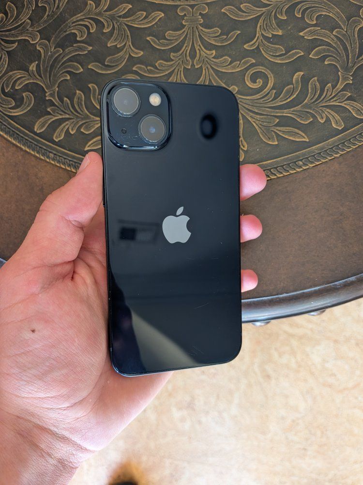 iPhone 13 - Unlocked - 128 Gb