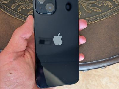 iPhone 13 - Unlocked - 128 Gb