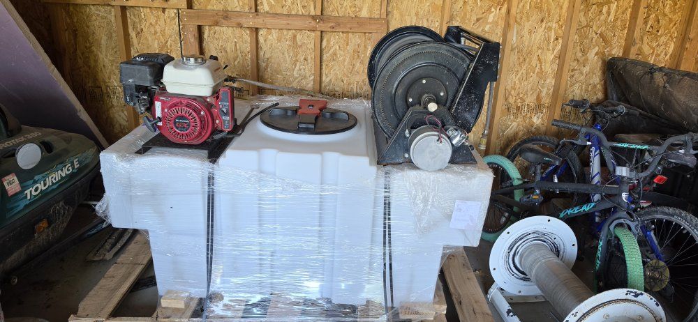 200 gallon lawn and pest control spray tank