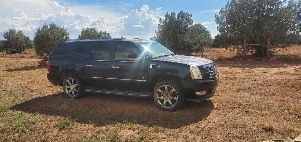 2007 Cadillac Escalade ESV. 3rd Row Seating.