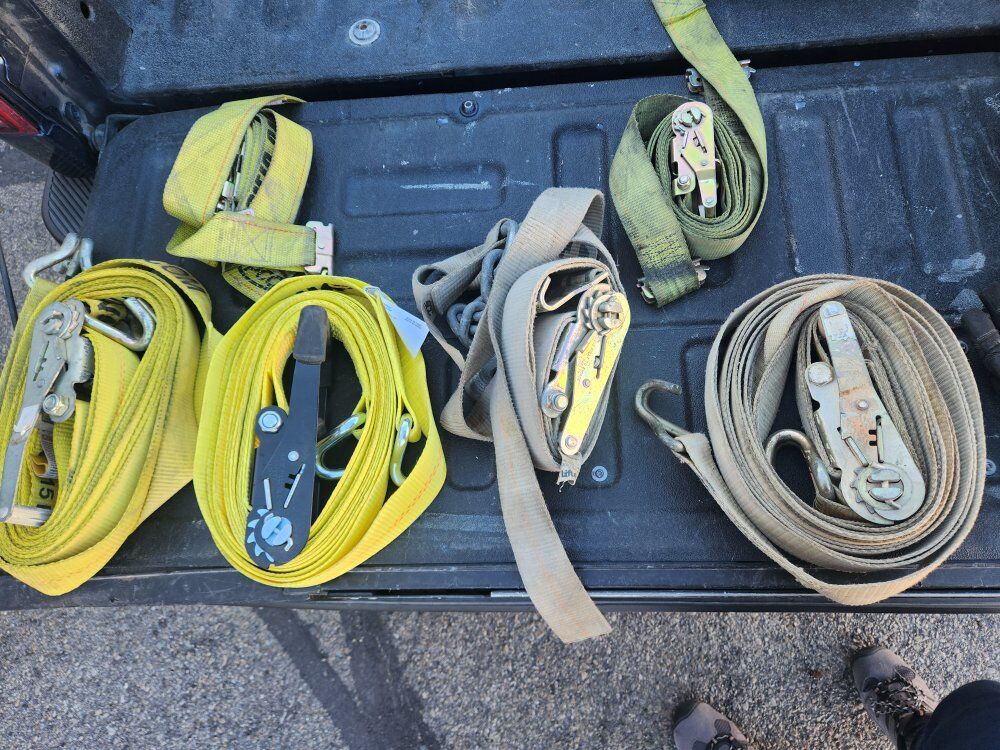 semi truck bed tied down