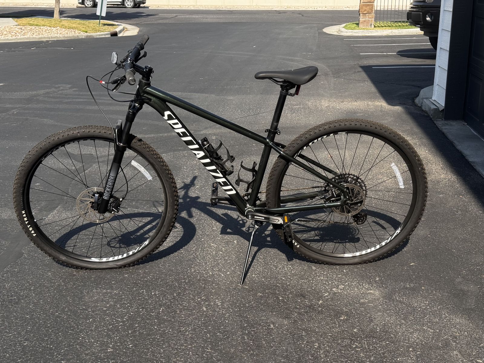 2023 Specialized Rockhopper Expert - Medium.
