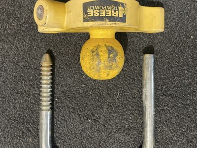 Reese Towpower Trailer Hitch Lock Kit - Yellow Lock, U-Bolt, & Ball Mount - Used
