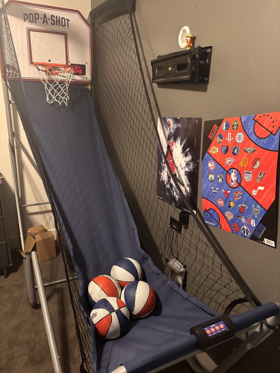 Pop-a-shot single shot basketball hoop arcade.