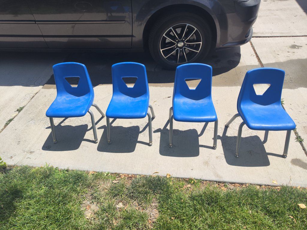 Set of 4 Blue Kids' Plastic Chairs with Metal Legs - Durable & Stackable Children's Seating