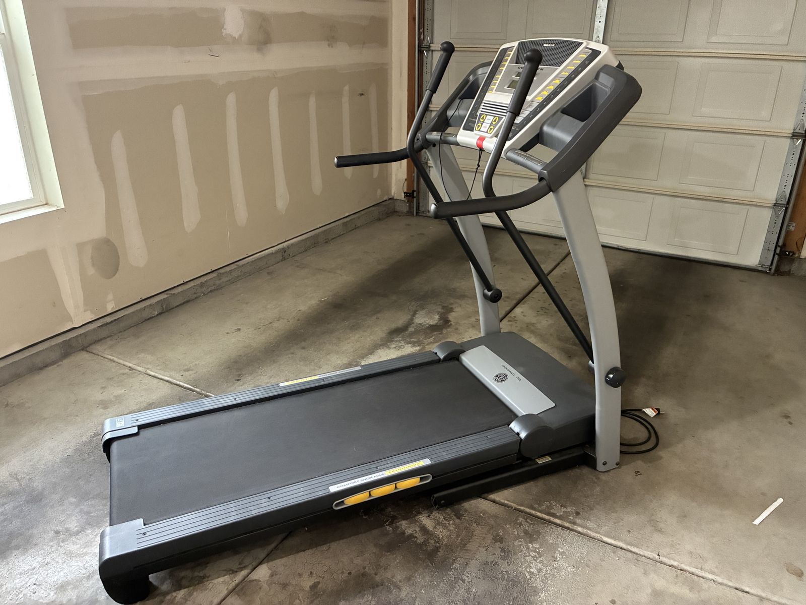 Gold’s Gym Crosswalk 570 Treadmill, Works Great, Folds Up