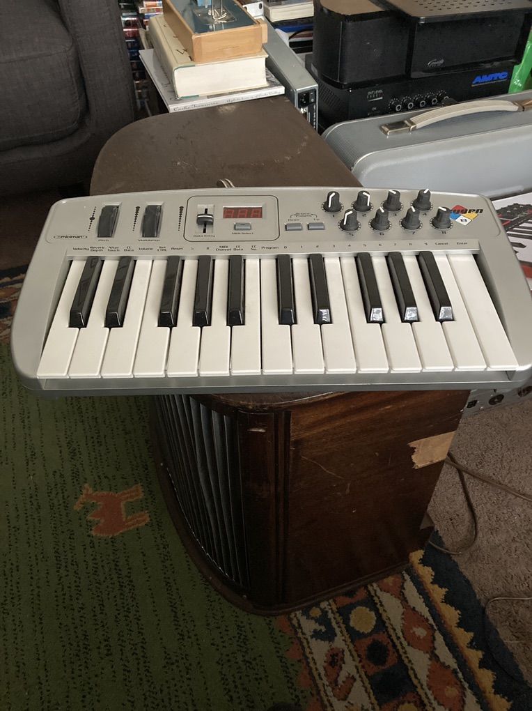 Midi Man Oxygen 8