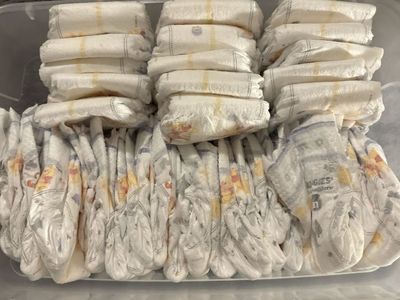 Huggies Little Snugglers Size NB Diapers
