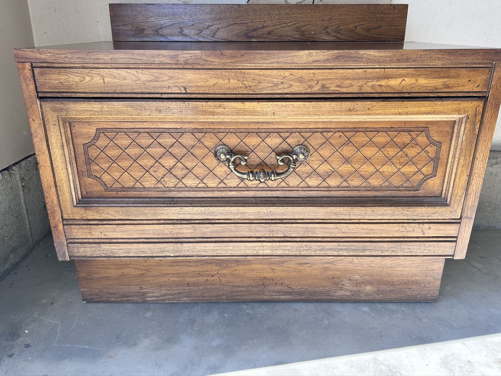 American of Martinsville Mid-Century Modern Entry Table/ End Table/ Nightstand with Single Drawer Smoke Free